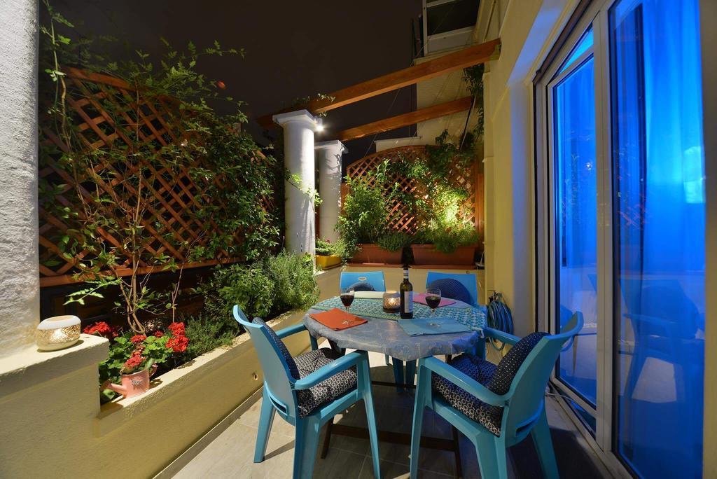 Oasis Veranda Under Columns.Kolonaki Embassy Area. Aten Exteriör bild